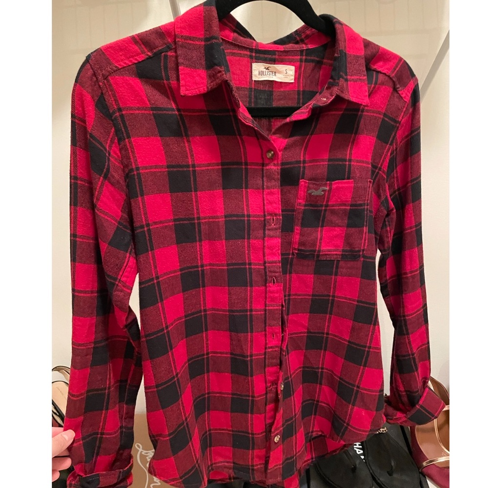 Hollister flannel shirt in red, small size
